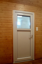 mobilheim celoroční dveře bílé a dřevo